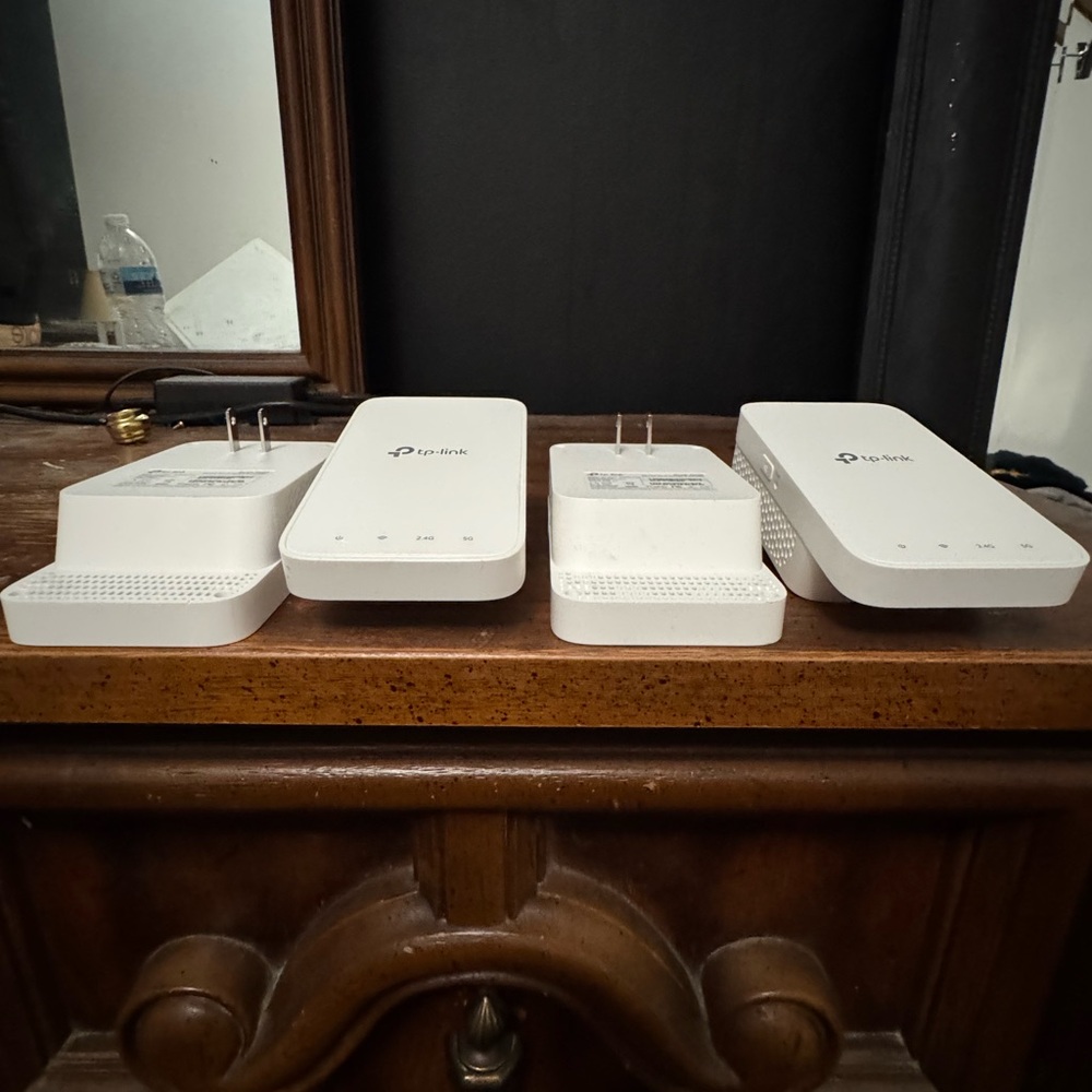 Model: RE 230
AC750 WiFi Range Extender
TP-Link